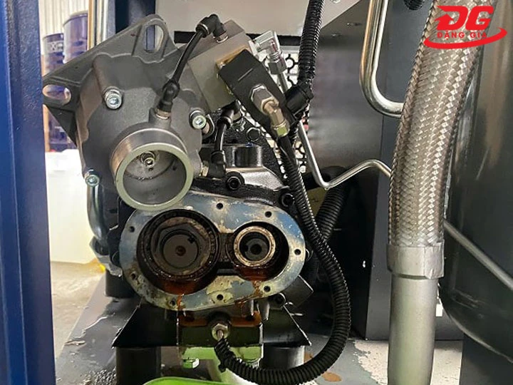 cách chữa máy nén khí trục vít bị hao dầu