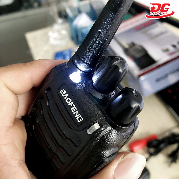 chọn bộ đàm siêu nhỏ có đèn led