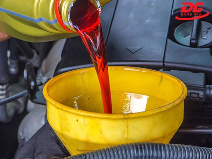 nhận biết máy nén khí trục vít bị hao dầu