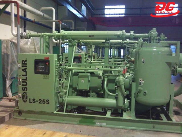 Máy nén khí tiết kiệm điện Sullair dòng EES VSD bao nhiêu tiền