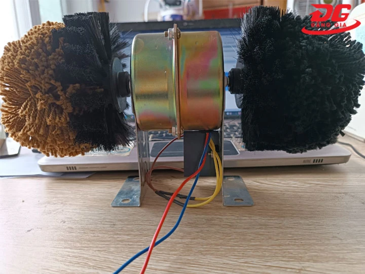 Chổi đánh bụi máy đánh giày