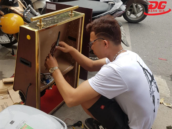 máy đánh giày Nhật cũ thường xuyên sửa chữa