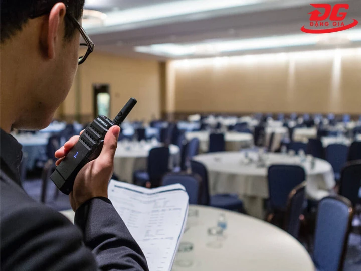 Bộ đàm khách sạn teamwork tốt