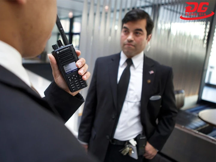 Bộ đàm khách sạn liên lạc nhanh