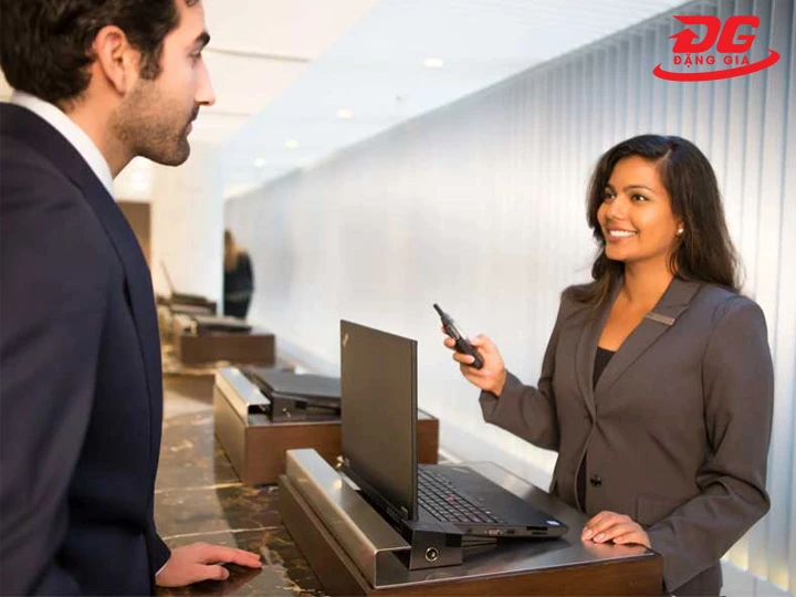 Bộ đàm khách sạn liên lạc xuyên tầng