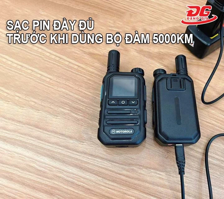 xạc pin trước khi dùng Bộ đàm 5000km