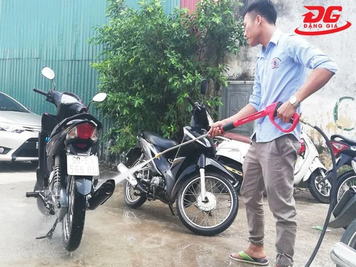 Súng rửa xe cao áp