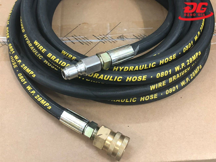 Dây rửa bố thép máy rửa xe model LT 10M có đầu ren kim loại