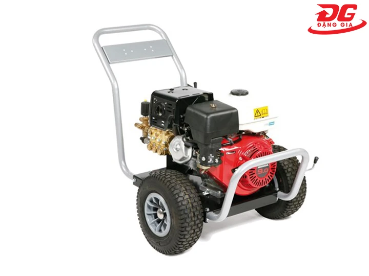 máy nén nước chạy xăng