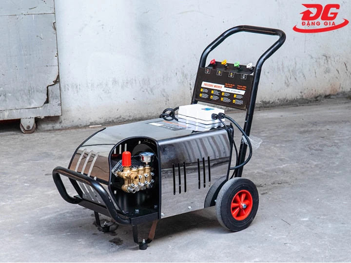 máy nén nước rửa xe