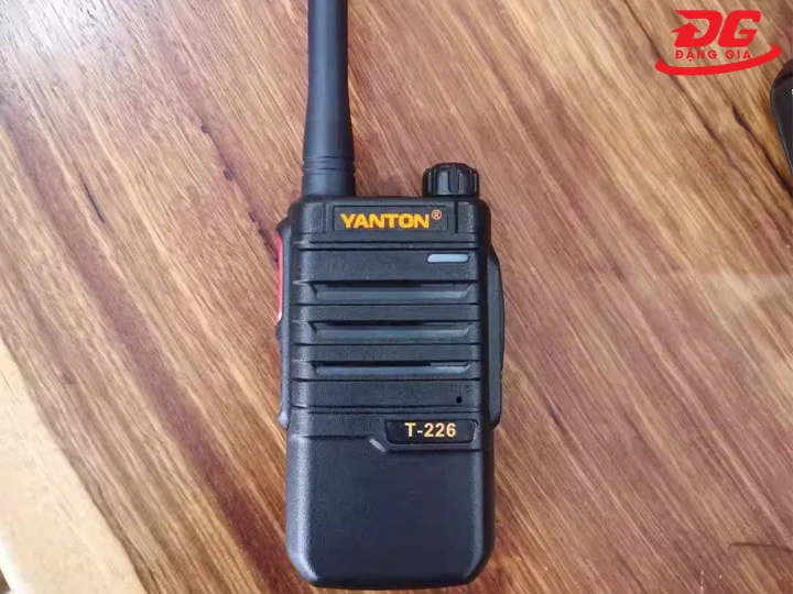 Bộ đàm cầm tay Yanton T-226
