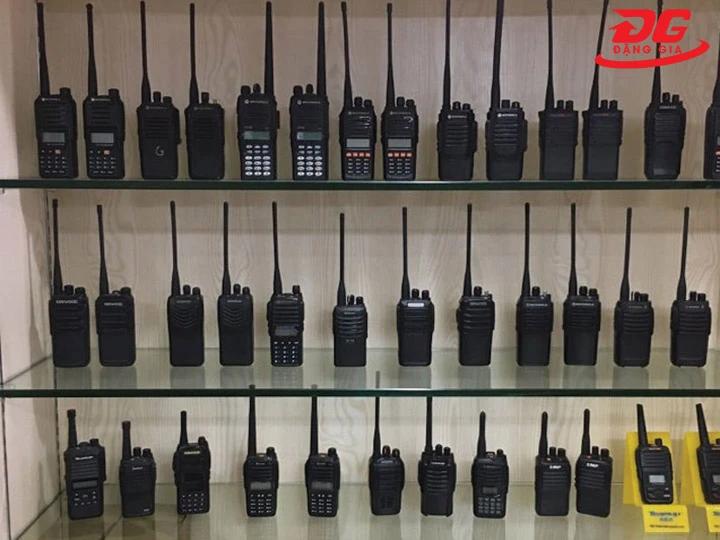 Bán bộ đàm bảo vệ