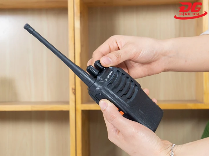 lỗi bộ đàm không lên nguồn