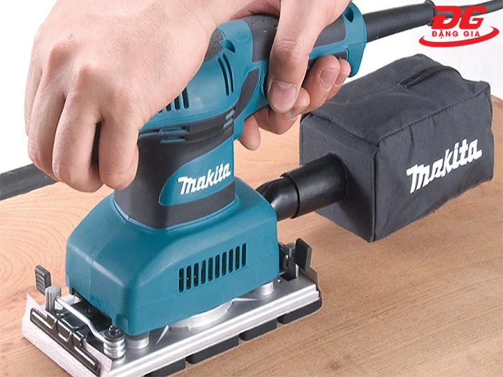 Máy chà sàn nhám Makita BO3710