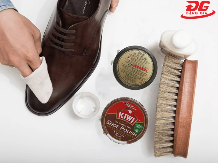 bảo vệ giày luôn bền màu