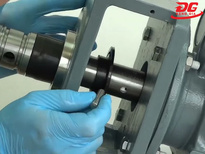 thay phớt máy nén khí