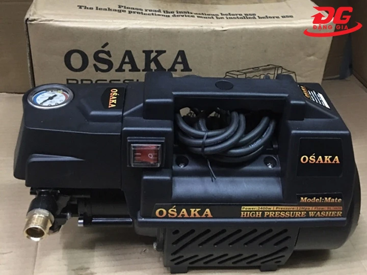 Máy vệ sinh xe Osaka 2400W màu đen