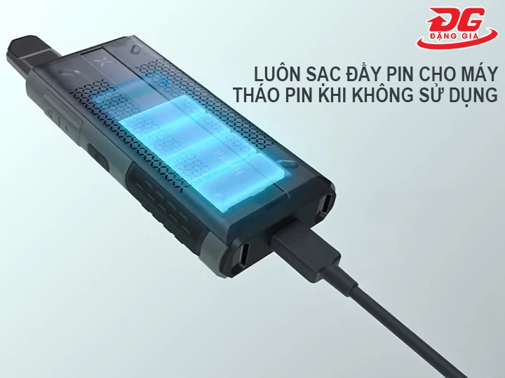 luôn sặc pin đầy đủ cho Bộ đàm Hytera P30