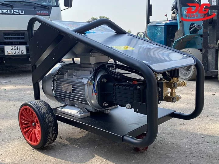 Máy rửa xe 700 bar siêu cao áp 27kw Lucky