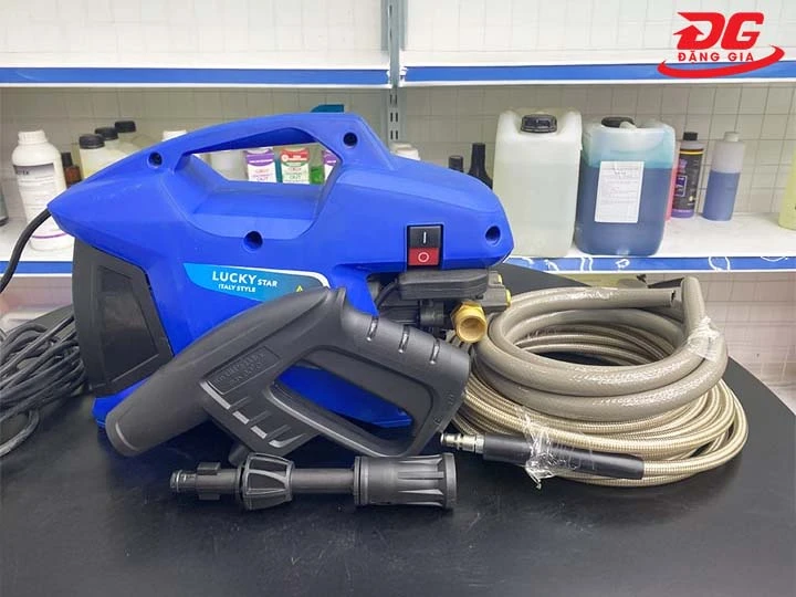 Máy xịt rửa xe mini Lucky APW 70P