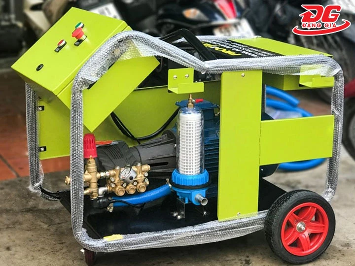 máy rửa xe Projet công nghiệp