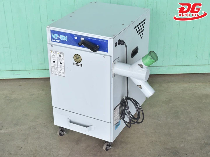 máy hút bụi Amano