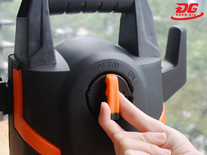 chọn máy rửa xe Btec