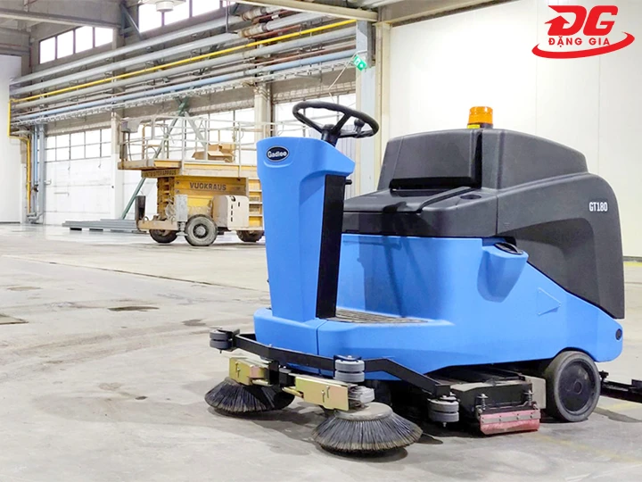 Máy chà sàn ngồi lái Gadlee GT180