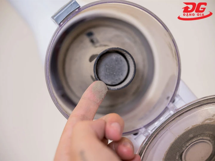 Máy hút bụi Masuto hút được bụi khô và bụi ướt