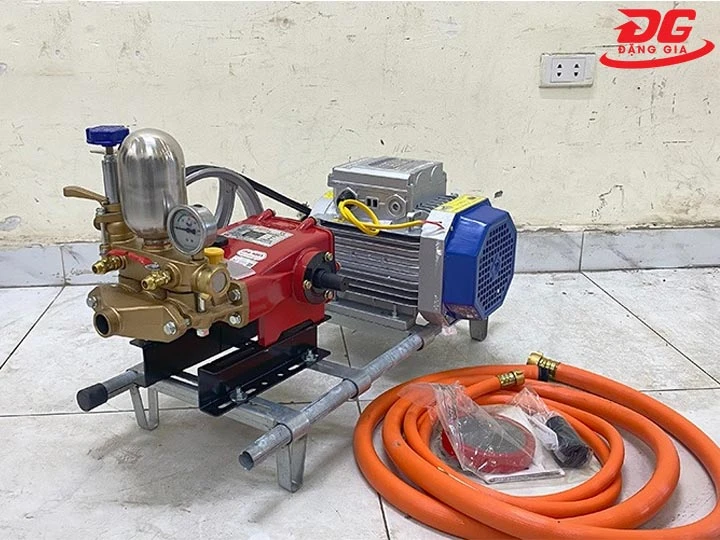 Máy phun rửa xe LS22