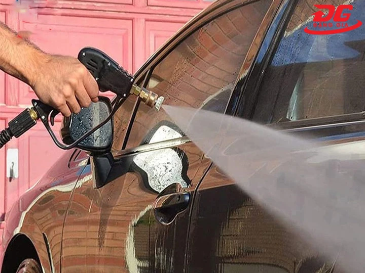 Máy rửa xe Fuki mạnh mẽ