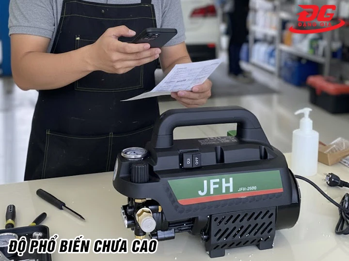 Máy rửa xe JFH chưa phổ biến