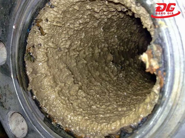 Đóng cặn đường ống tháp