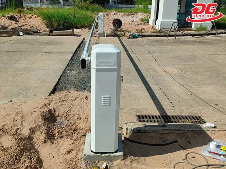 lắp barie công trường