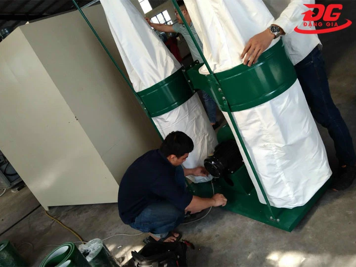 kiểm tra Quạt Hút Và Đường Ống máy hút bụi 4 túi vải