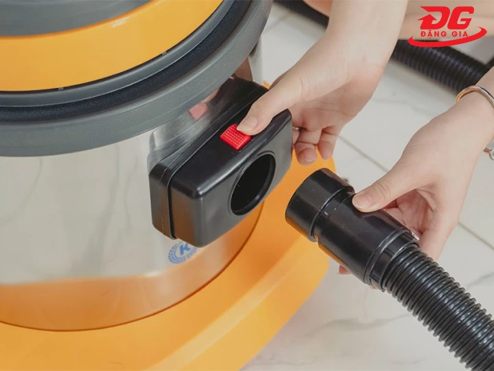 lắp đặt ống mềm máy hút bụi 15L