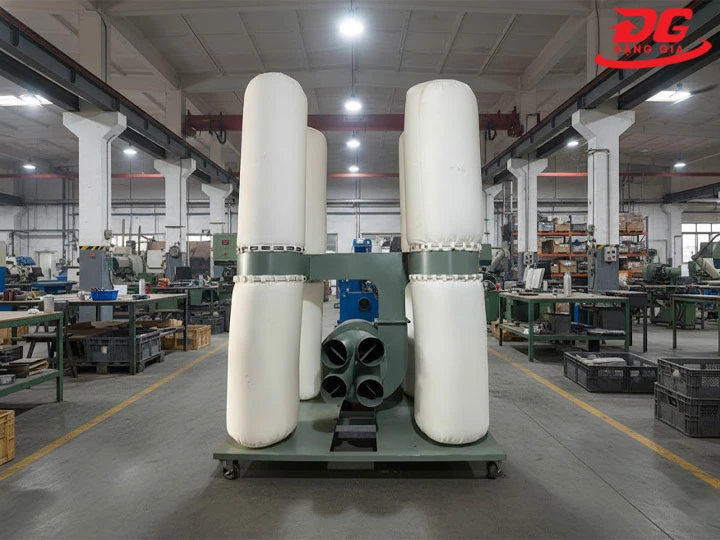 máy hút bụi 4 túi vải gồm những gì