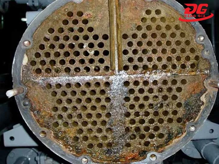 Tháp giải nhiệt hư hỏng, ăn mòn