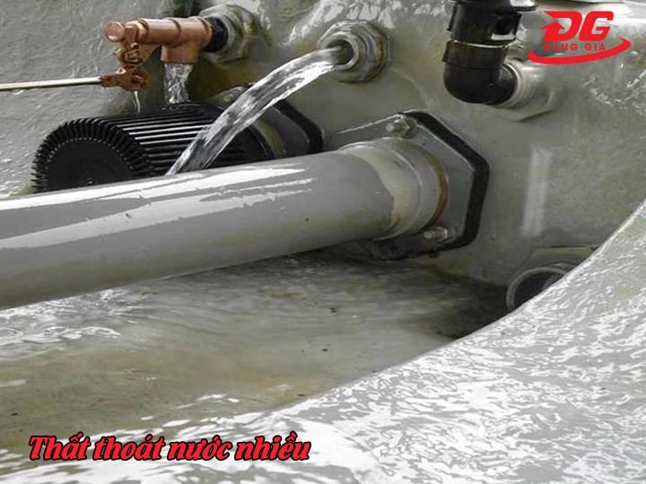 Tháp thất thoát nước nhiều