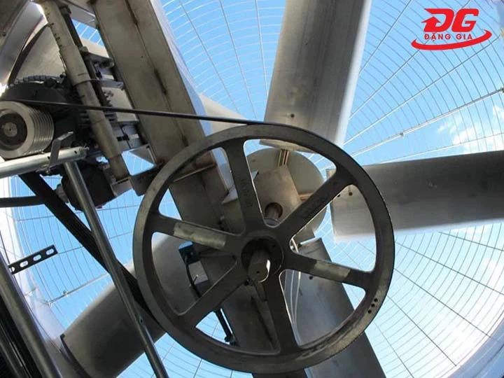 Tháp giải nhiệt nước rung ồn to