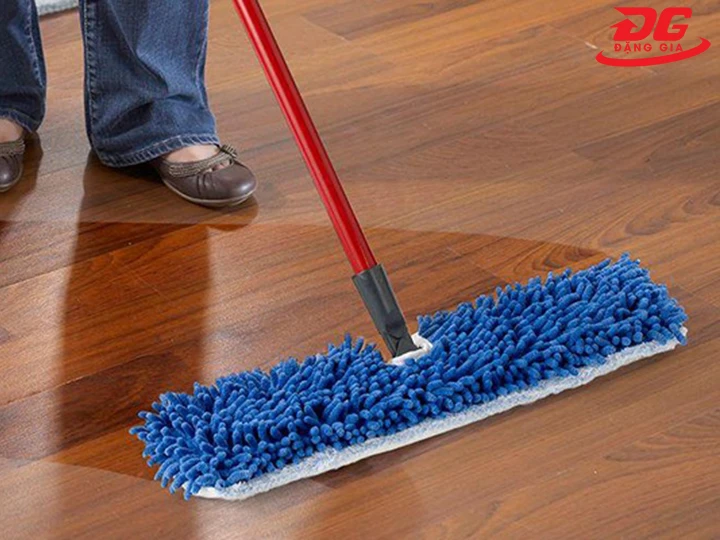 Sắm chổi lau sàn gỗ ở đâu chất lượng? Đến ngay Đặng Gia