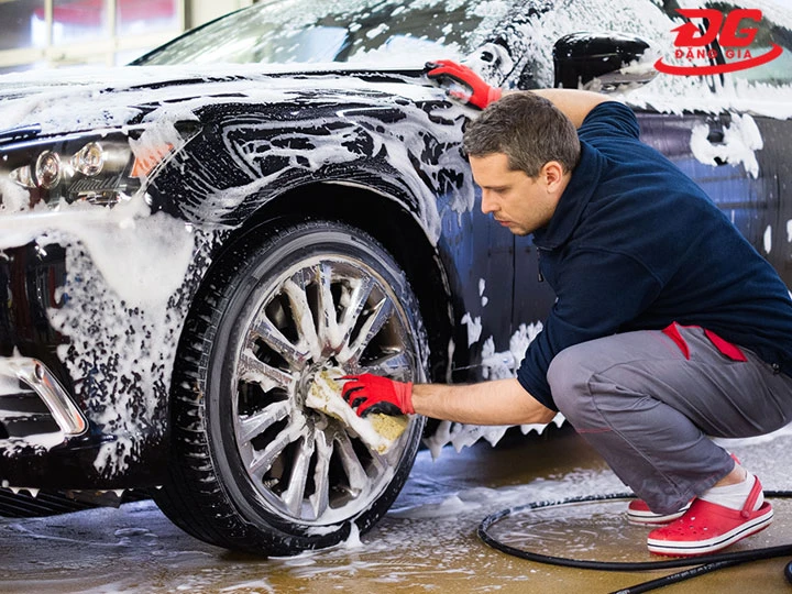chi phí dịch vụ rửa xe quận 2