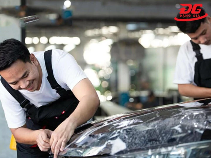 Đào tạo nhân viên tiệm cafe rửa xe
