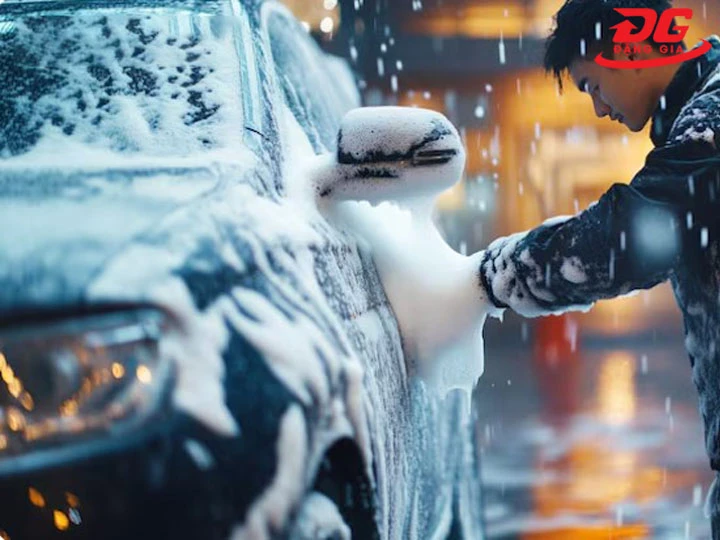 Gara Hoàng Car Care có không gian rộng rãi