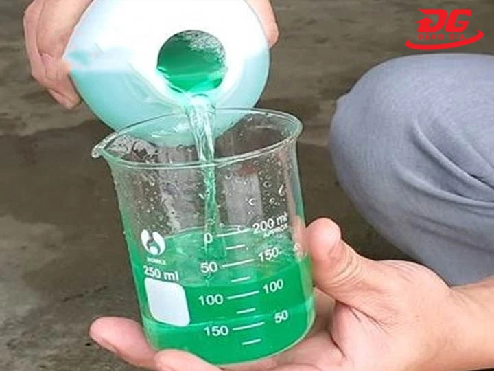 pha dung dịch rửa xe