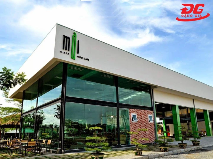 Tiệm cafe rửa xe đẹp