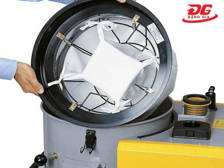 sử dụng máy hút bụi Ghibli