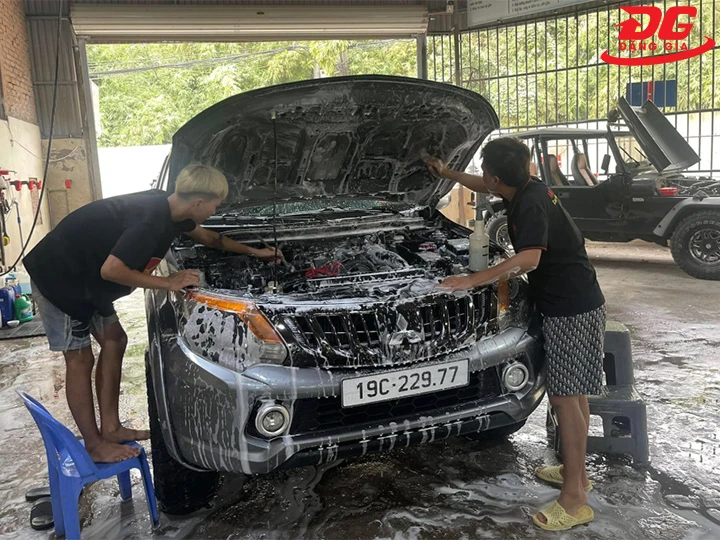 tiệm rửa xe Hương Khanh