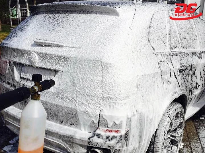Nước rửa xe 3M tạo bọt mạnh