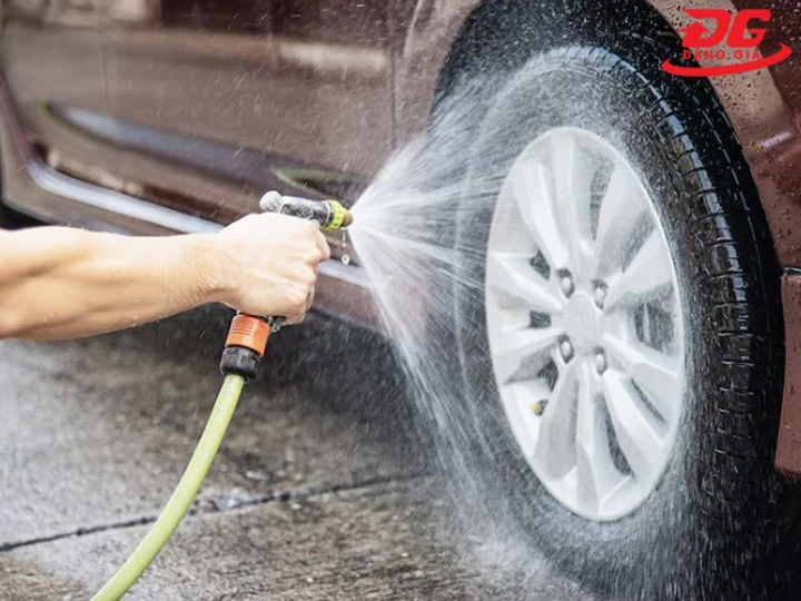 chi phí rửa xe tại Apec Auto